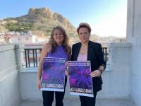 La ganadora del cartel del 25N Emilia Fernández junto a la concejala de Igualdad, María Conejero