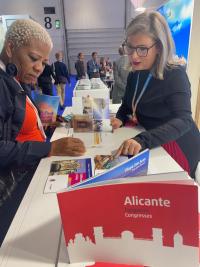 La vicealcaldesa Mari Carmen Sánchez en la World Travel Market de Londres celebrada en 2022