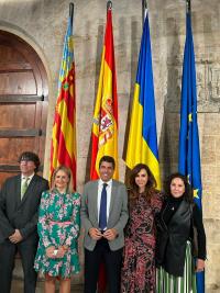 La concejala de Turismo junto con el presidente del Consell