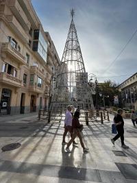 Árbol cónico navideño de 18 metros