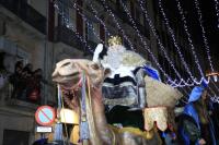 Más de 1.200 personas participan en la cabalgata de los Reyes Magos en Alicante el viernes 5.