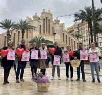 La concejala de Comercio en la campaña ‘Alicante compra con amor’