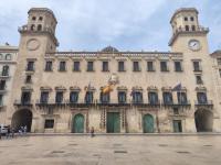 Fachada del Ayuntamiento de Alicante