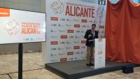 El alcalde en la inauguración de la nueva base en Alicante easyJet