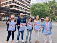 La concejala de Comercio en la presentación de la campaña por el Día de la Madre