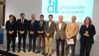 Foto de familia de la presentación de los bocetos y planos de los anteproyectos ganadores
