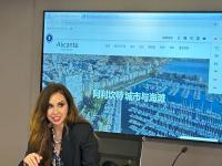 Imagen de la concejala Ana Poquet en la presentación de la nueva web de Turismo Alicante