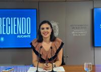 Imagen de la concejala de Hacienda, Nayma Beldjilali, en la rueda de prensa del Ayuntamiento