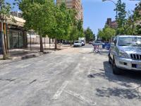 Imagen de las obras en la avenida de Bruselas en la Playa de San Juan, que ha quedado abierto al tráfico