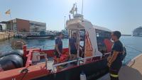La nueva ubicación se sitúa junto a los barcos de Salvamento Marítimo y Guardia Civil, con los que colaboran los bomberos en múltiples supuesto...