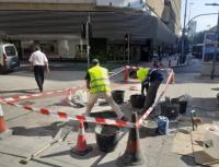 Imagen de los trabajos de mantenimiento de aceras en Alicante