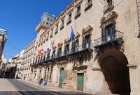 Imagen de la fachada del Ayuntamiento de Alicante