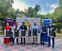La concejala Lidia López, junto a representantes de la organizaciòn del Benalúa Fest