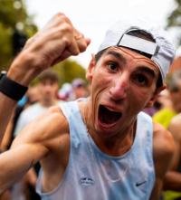 Imagen del deportista, Alex Roca, que acude al VI Encuentro de Empleo para Personas con Discapacidad