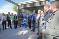 Imagen del alcalde de Alicante, Luis Barcala, en el acto de puesta en funcionamiento de la nueva fuente en el mercadillo José Manuel Gosálbez - T...