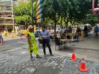 Imagen de un servicio de mantenimiento de la red viaria en Alicante