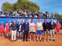 Imagen del alcalde de Alicante, Luis Barcala, con los ganadores del  III torneo Challenger Montemar ATP de tenis