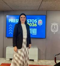 Imagen de la concejala de Hacienda, Nayma Beldjilali, en la presentación de los presupuestos 2026.