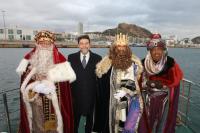 El alcalde de Alicante, Luis Barcala, recibe a sus Majestades de Oriente