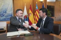 Imagen del alcalde de Alicante, Luis Barcala, y el vicepresidente segundo y conseller de Presidencia, José Díez