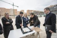 Imagen El alcalde de Alicante, Luis Barcala, y la consellera de Educación, Cultura y Universidades, Carmen Ortí, en una reunión de trabajo