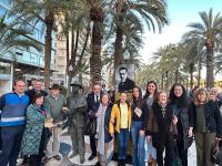 Imagen del acto celebrado en La Explanada en elq ue Alicante rinde homenaje este 2026 al pintor Emilio Varela y al músico Óscar Esplá