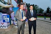 Imagen del alcalde de Alicante, Luis Barcala, y el alcalde de Toledo, Carlos Velázquez, en el acto de convivencias de las Candidatas a Bellea del ...