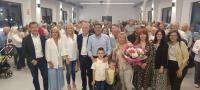 Imagen del alcalde de Alicante, Luis Barcala, en el acto en homenaje de Luis Romero Vílchez, expresidente de la asociación de vecinos de Campoamo...