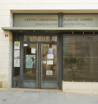 Entrada al centro comunitario Plaza del Carmen