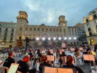 Imagen de archivo de Summer Brass Festival en la plaza del Ayuntamiento de Alicante