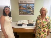 Imagen de la concejala de Cultura, Nayma Beldjilali, en el Archivo Municipal