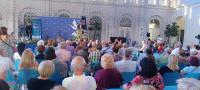 Imagen del alcalde de Alicante, Luis Barcala, en el acto homenaje a los 140 voluntarios que imparten distintos cursos en los Centros Municipales de...