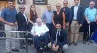 Imagen del alcalde, Luis Barcala, junto a Pedro Romero en el acto que se le ha rendido homenaje