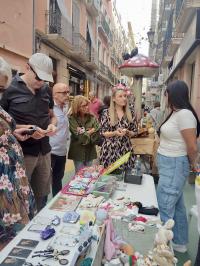 Imagen de la concejala de Comercio, Lidia López, y el concejal de Proyectos Europeos, Luis Morata, visitando la jornada de dinamización comercial...