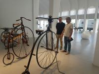 Exposición de bicicletas.