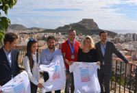 La concejal de Deportes, Marisa Gayo, tomó parte en la presentación, junto a patrocinadores y otros representantes