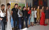 Los concejales de Cultura y Comercio, junto a diseñadores y modelos que han intervenido en el acto