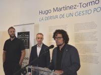 Daniel Simón se dirige a los asistentes, junto a Pérez Pont y Martínez Tormo 