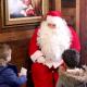 Las familias que visiten la casa de Papa Noel podrán hacerse fotos con los móviles