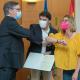 El alcalde de Alicante junto con la concejala de Empleo y Fomento firman un convenio con el director general de Aguas Municipalizadas de Alicante, ...