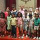 La concejala de Inmigración, María Conejero con los niños saharauis que han pasado el verano en la provincia