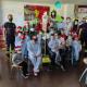 Los Bomberos y Papa Noel con los niños y niñas de la Unidad de Oncología Pediátrica del Hospital General
