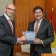 El alcalde Luis Barcala junto con el Embajador de los Países Bajos en España, Roel Nieuwenkamp El alcalde Luis Barcala junto con el Embajador de los Países Bajos en España, Roel Nieuwenkamp