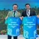 Luis Barcala y Pablo Ruz muestran en Fitur la camiseta de la Maraton 2025