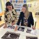 Imagen de las concejalas de Comercio y Cultura del Ayuntamiento de Alicante, Lidia López y Nayma Beldjilali, en la presentación de la exposición...