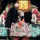 Imagen del alcalde de Alicante,Luis Barcala, imponiendo la banda a la nueva Bellea del Foc Infantil 2026, Leire Arellano Ruiz.