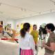 Imagen de la concejala de Cultura, Nayma Beldjilali, presentando la nueva exposición “Del color en el arte (Coloramas)”