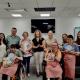 Imagen de la concejala de Comercio, Lidia López, en la entrega de premios del concurso de cocina 'Lápiz y Cuchara' del Cerca con los ganadores