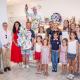 Imagen de la concejala de Fiestas, Cristina Cutanda, con los ninots indultats
