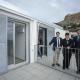Imagen del alcalde de Alicante, Luis Barcala, en una visita de las viviendas recientemente terminadas en El Portón